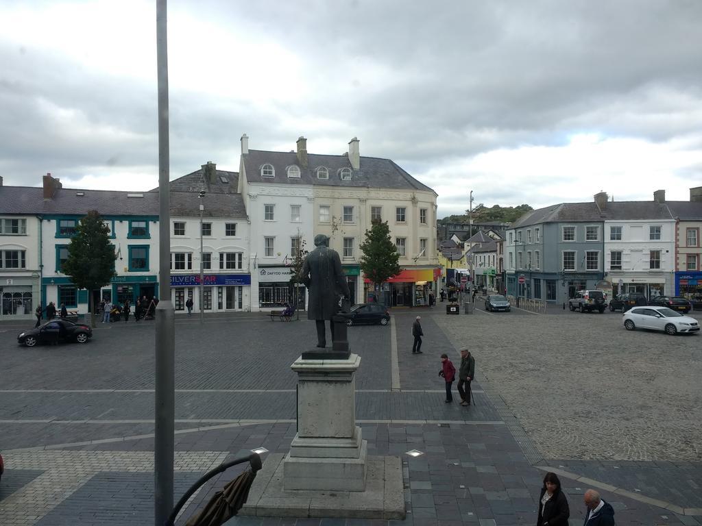 Y Castell Hotel Caernarfon Bagian luar foto